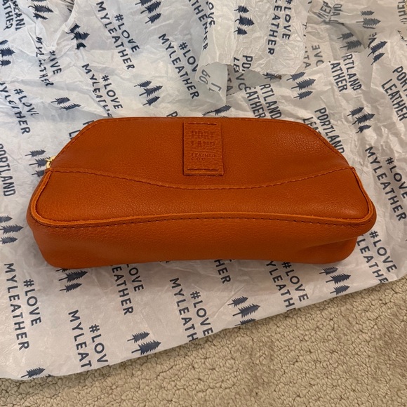 Portland Leather Travel/Cosmetic Bag NWT - Picture 4 of 8